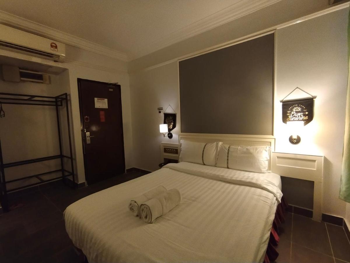 קוטה קינבלו Hotel Deleeton מראה חיצוני תמונה