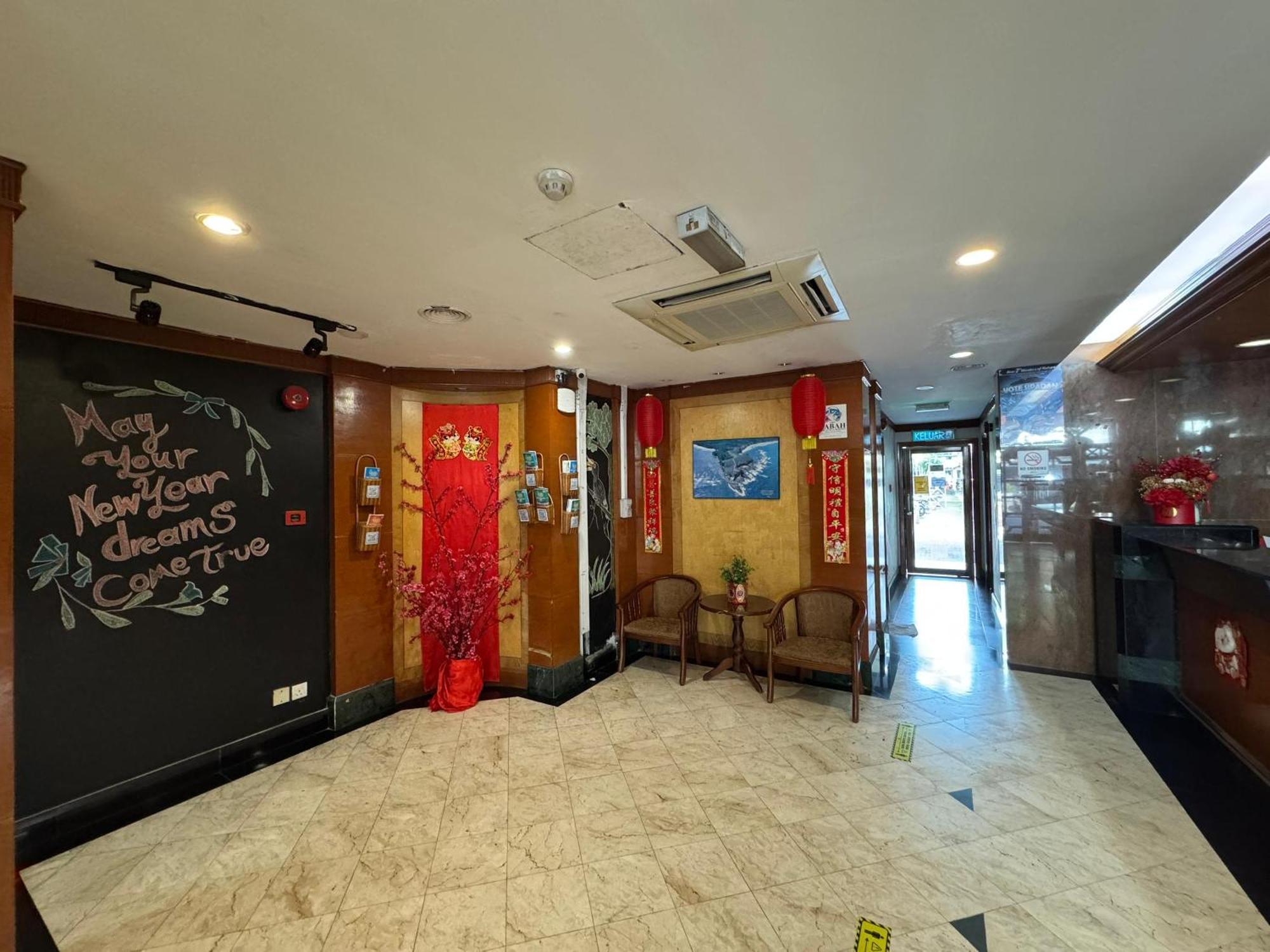 קוטה קינבלו Hotel Deleeton מראה חיצוני תמונה