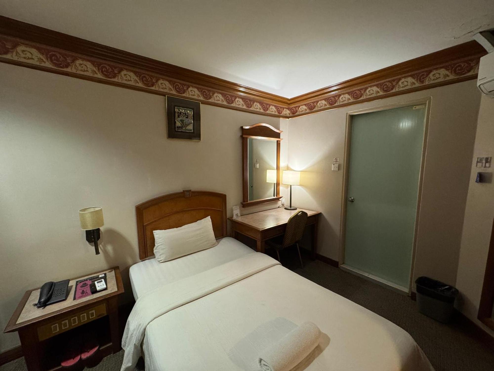 קוטה קינבלו Hotel Deleeton מראה חיצוני תמונה