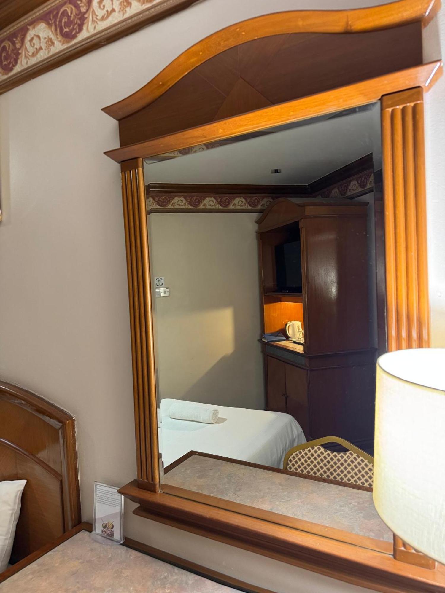 קוטה קינבלו Hotel Deleeton מראה חיצוני תמונה