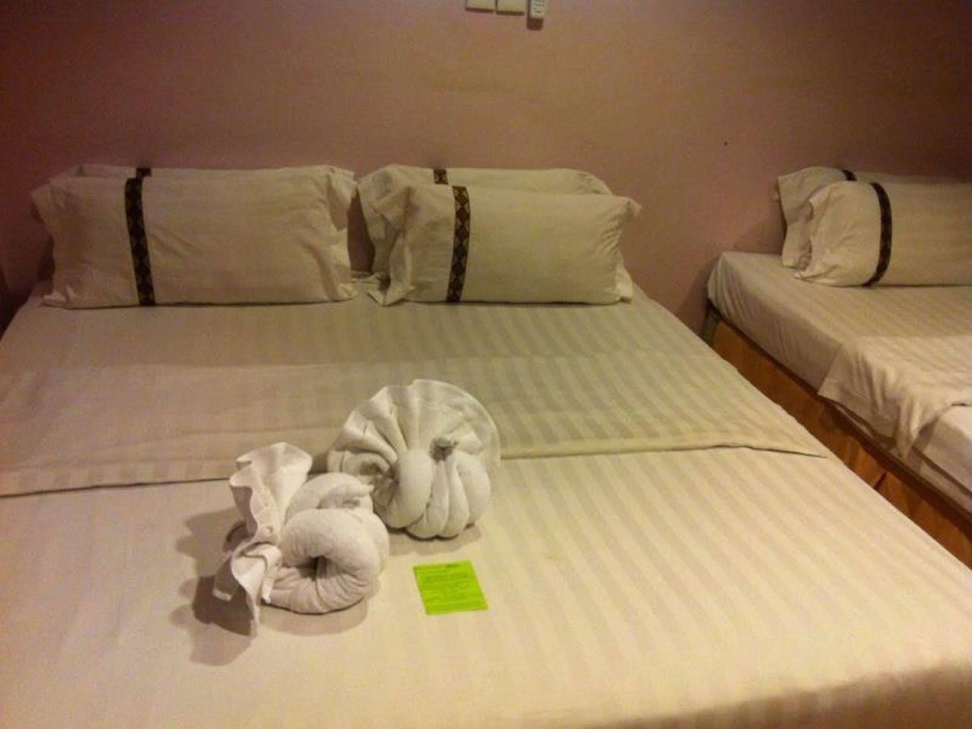 קוטה קינבלו Hotel Deleeton מראה חיצוני תמונה