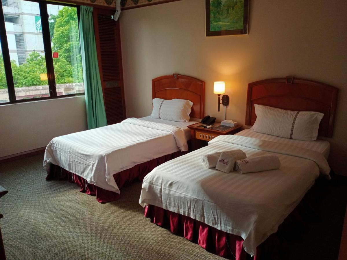 קוטה קינבלו Hotel Deleeton מראה חיצוני תמונה