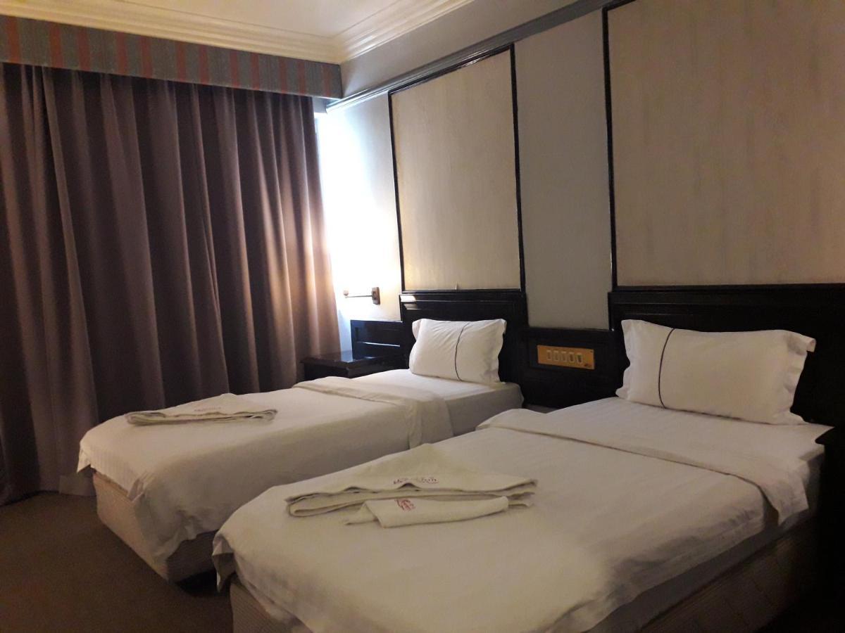 קוטה קינבלו Hotel Deleeton מראה חיצוני תמונה