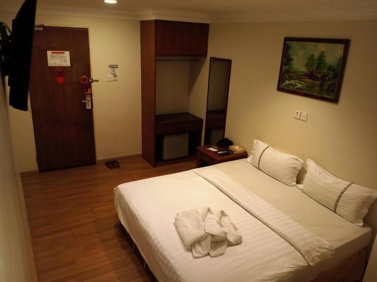 קוטה קינבלו Hotel Deleeton מראה חיצוני תמונה